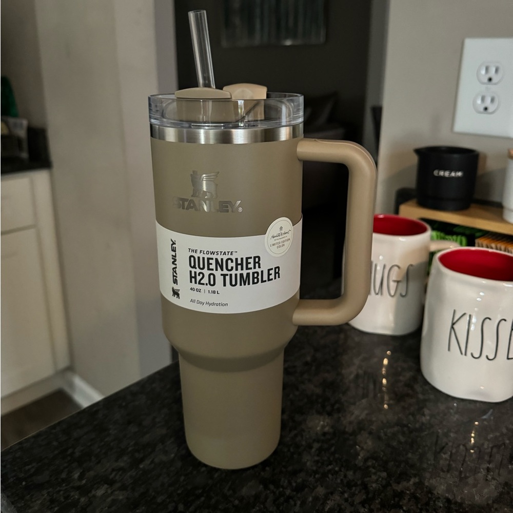 STANLEY BASIC BROWN 40oz